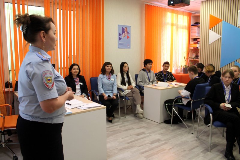 Тазовские полицейские приняли участие в профориентационном мероприятии
